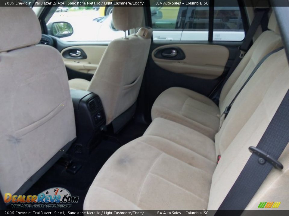 2006 Chevrolet TrailBlazer LS 4x4 Sandstone Metallic / Light Cashmere/Ebony Photo #6