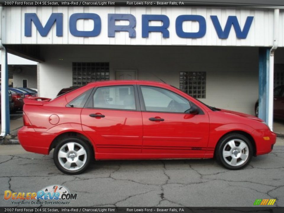 2007 Ford Focus ZX4 SE Sedan Infra-Red / Charcoal/Light Flint Photo #1