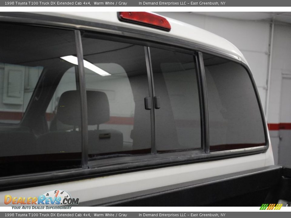 1998 Toyota T100 Truck DX Extended Cab 4x4 Warm White / Gray Photo #31