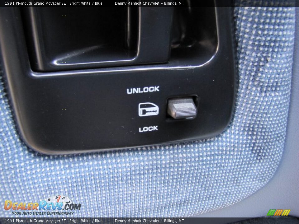1991 Plymouth Grand Voyager SE Bright White / Blue Photo #14