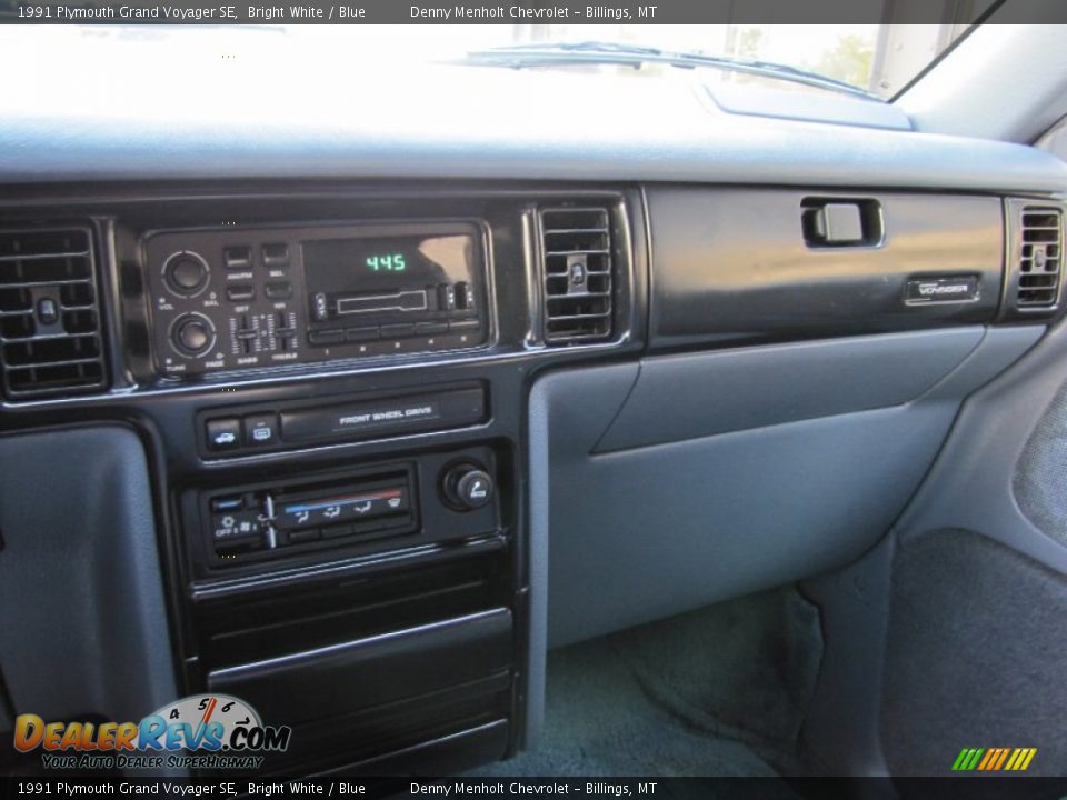 1991 Plymouth Grand Voyager SE Bright White / Blue Photo #15