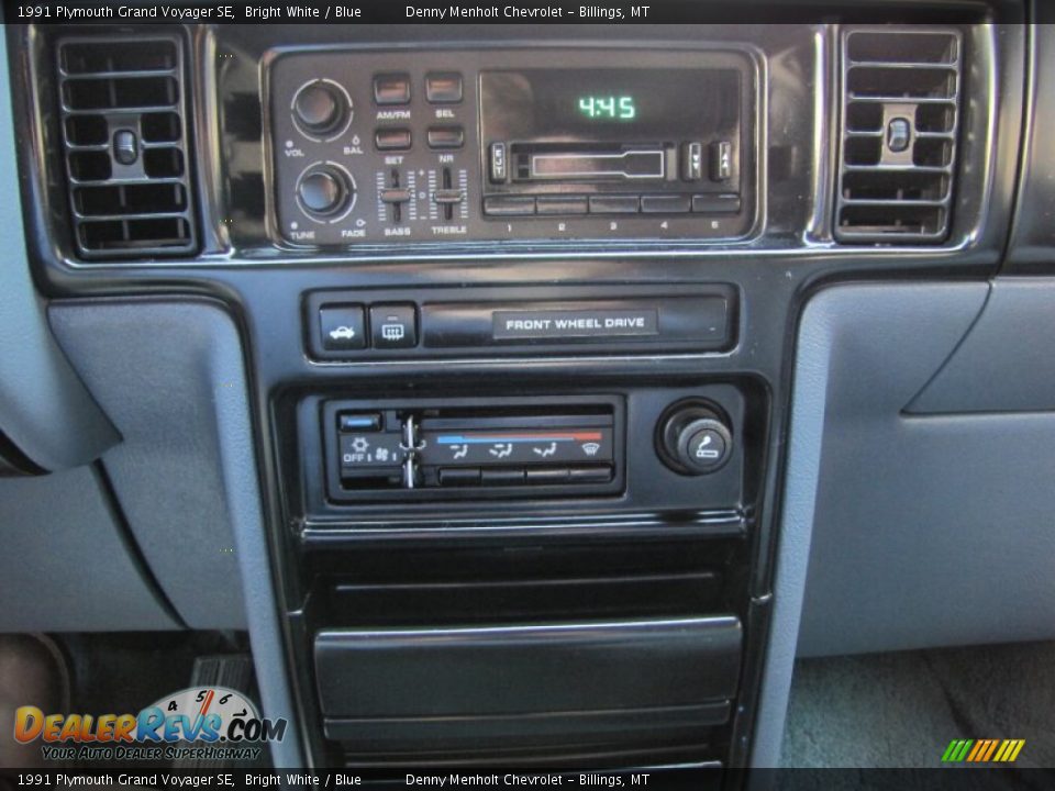 Controls of 1991 Plymouth Grand Voyager SE Photo #16