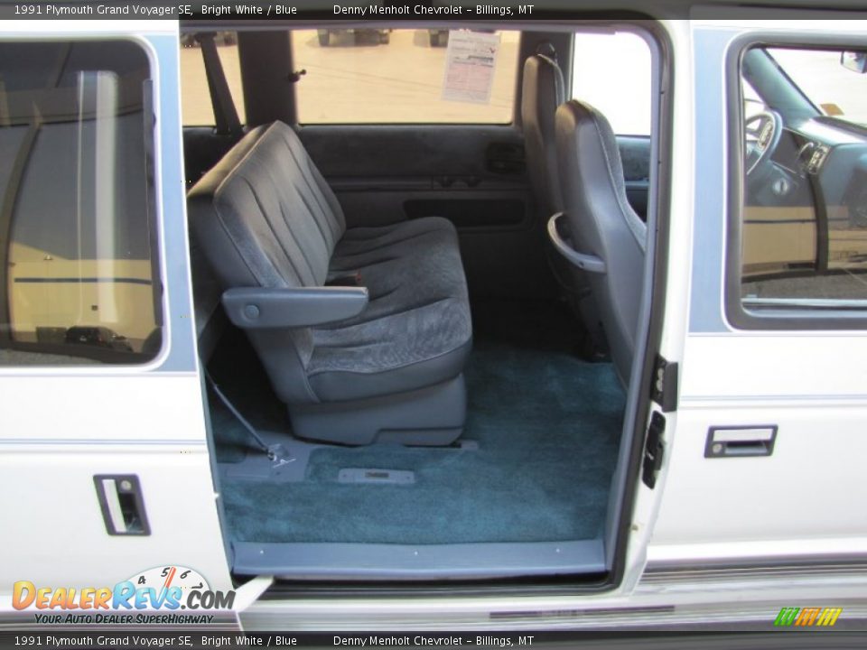 1991 Plymouth Grand Voyager SE Bright White / Blue Photo #22