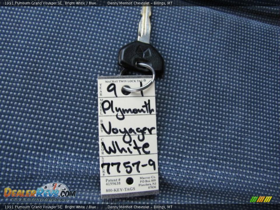 1991 Plymouth Grand Voyager SE Bright White / Blue Photo #29