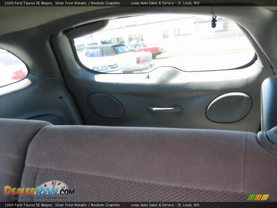 1999 Ford Taurus SE Wagon Silver Frost Metallic / Medium Graphite Photo #29