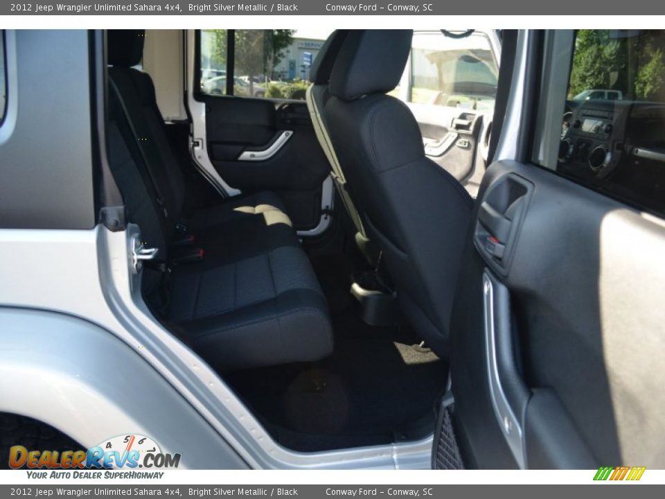 2012 Jeep Wrangler Unlimited Sahara 4x4 Bright Silver Metallic / Black Photo #18