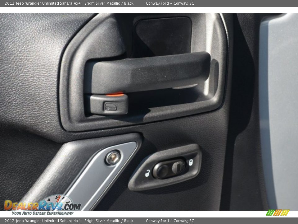 2012 Jeep Wrangler Unlimited Sahara 4x4 Bright Silver Metallic / Black Photo #22