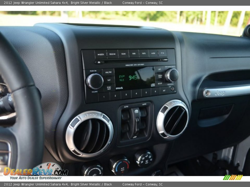 2012 Jeep Wrangler Unlimited Sahara 4x4 Bright Silver Metallic / Black Photo #26