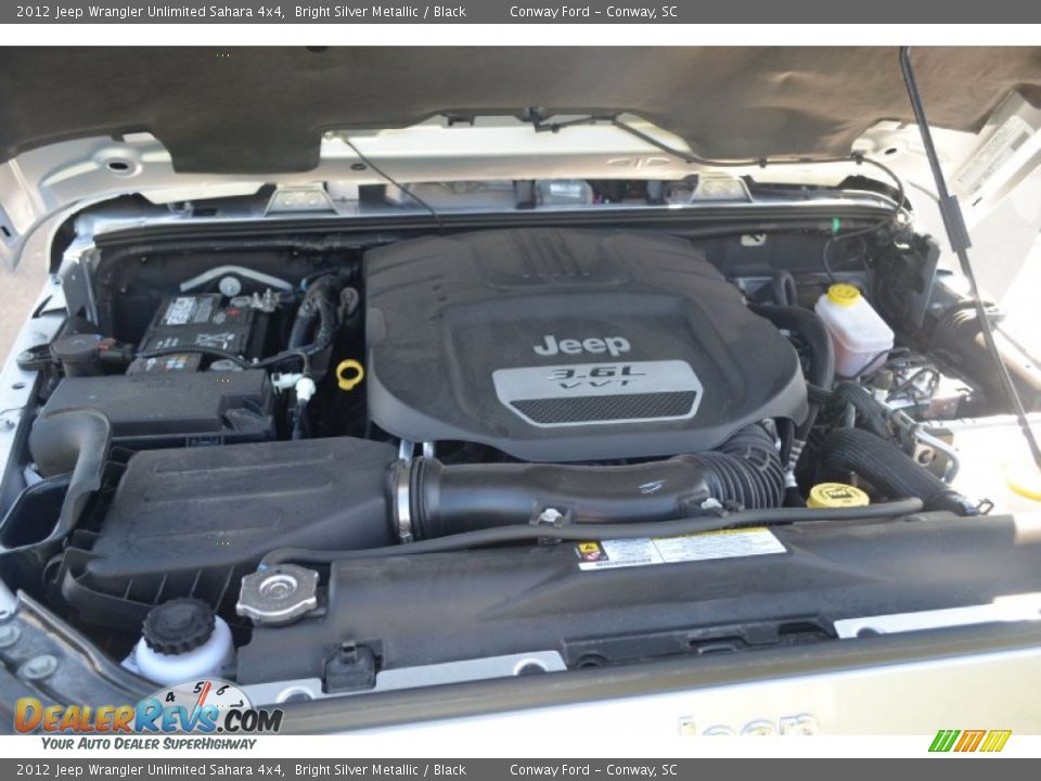 2012 Jeep Wrangler Unlimited Sahara 4x4 Bright Silver Metallic / Black Photo #33