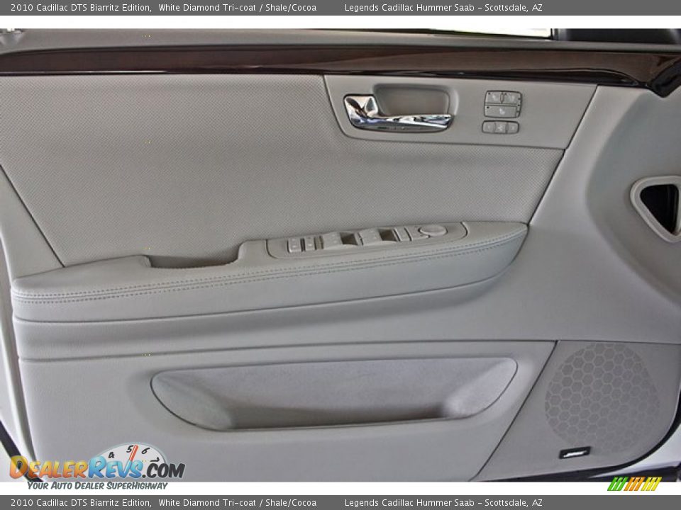 Door Panel of 2010 Cadillac DTS Biarritz Edition Photo #16
