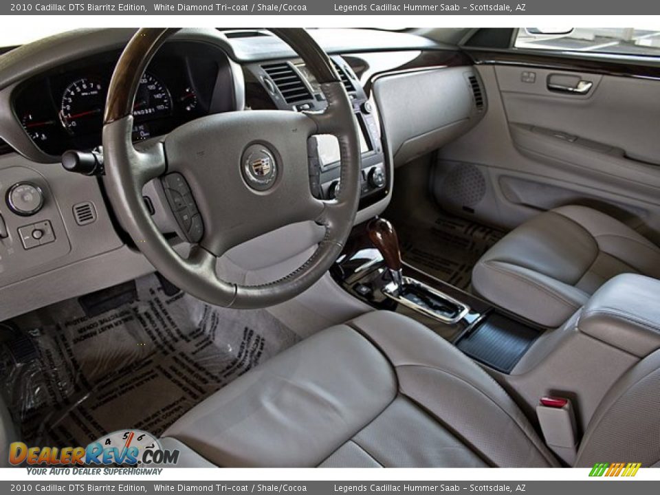 Shale/Cocoa Interior - 2010 Cadillac DTS Biarritz Edition Photo #18