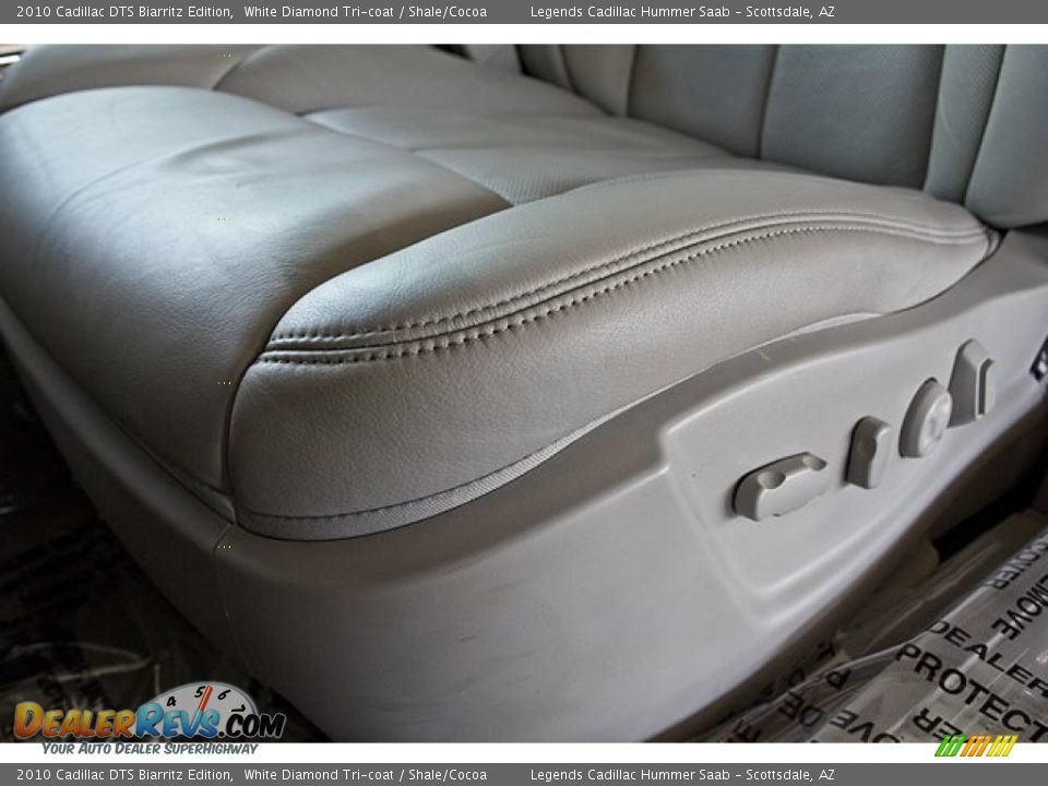 2010 Cadillac DTS Biarritz Edition White Diamond Tri-coat / Shale/Cocoa Photo #24