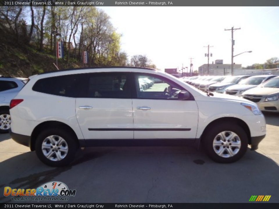 2011 Chevrolet Traverse LS White / Dark Gray/Light Gray Photo #5