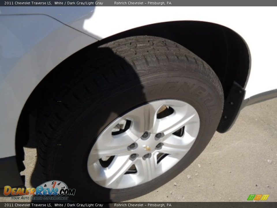2011 Chevrolet Traverse LS White / Dark Gray/Light Gray Photo #9