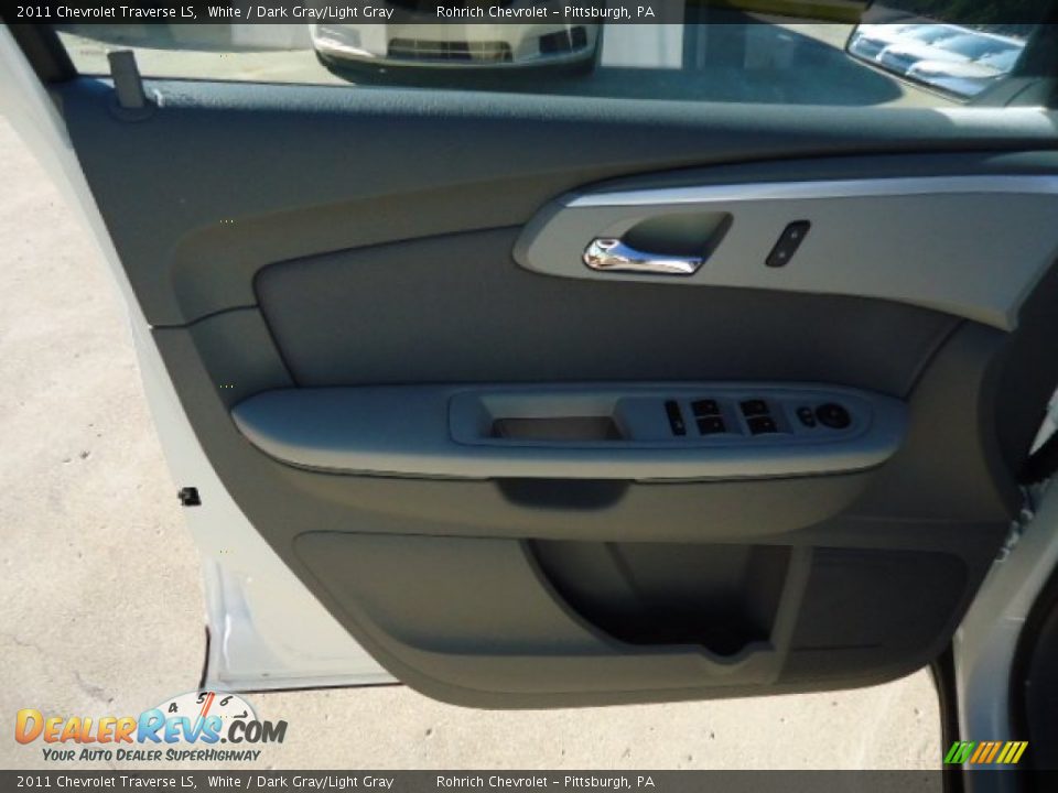 2011 Chevrolet Traverse LS White / Dark Gray/Light Gray Photo #15