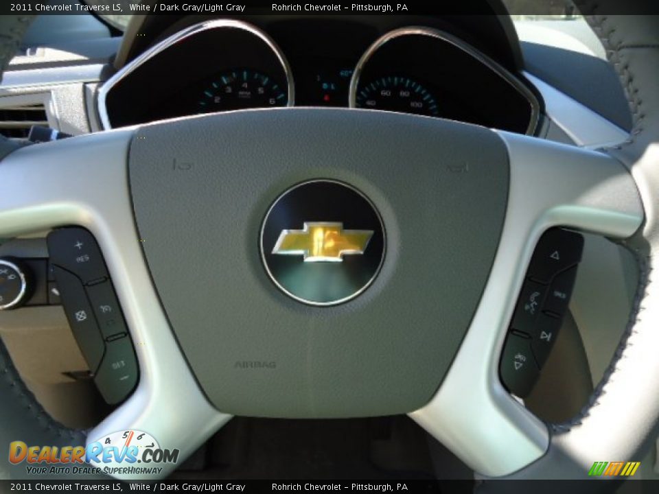 2011 Chevrolet Traverse LS White / Dark Gray/Light Gray Photo #18