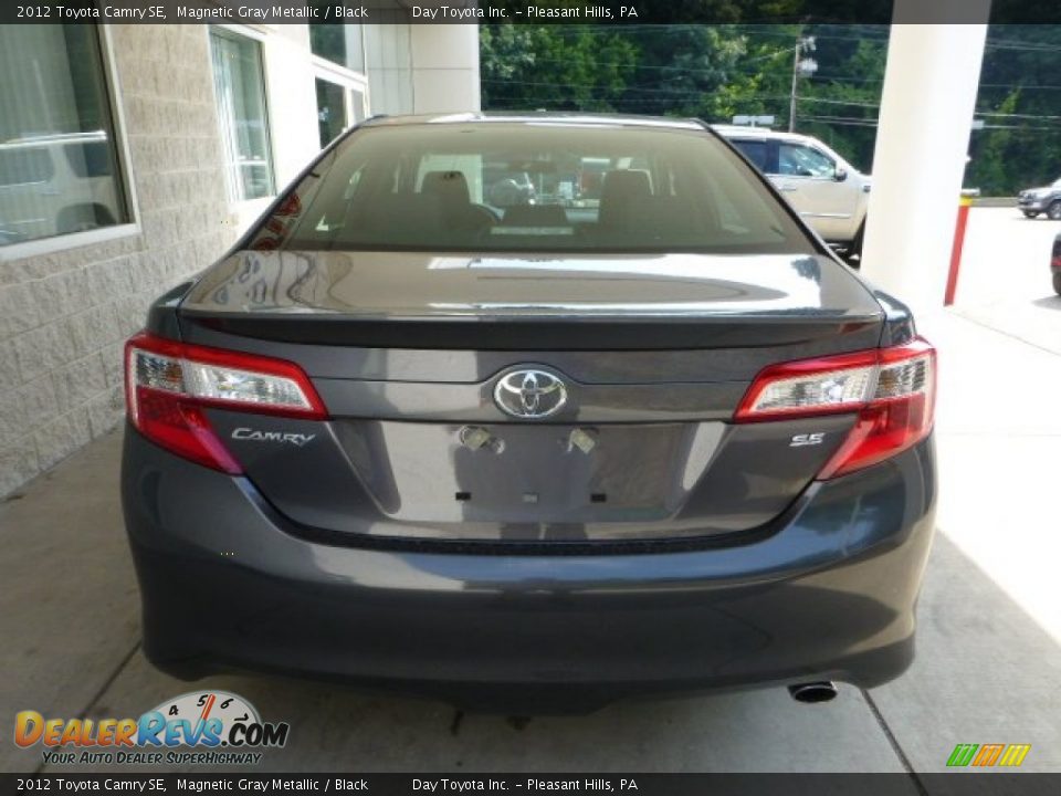 2012 Toyota Camry SE Magnetic Gray Metallic / Black Photo #3