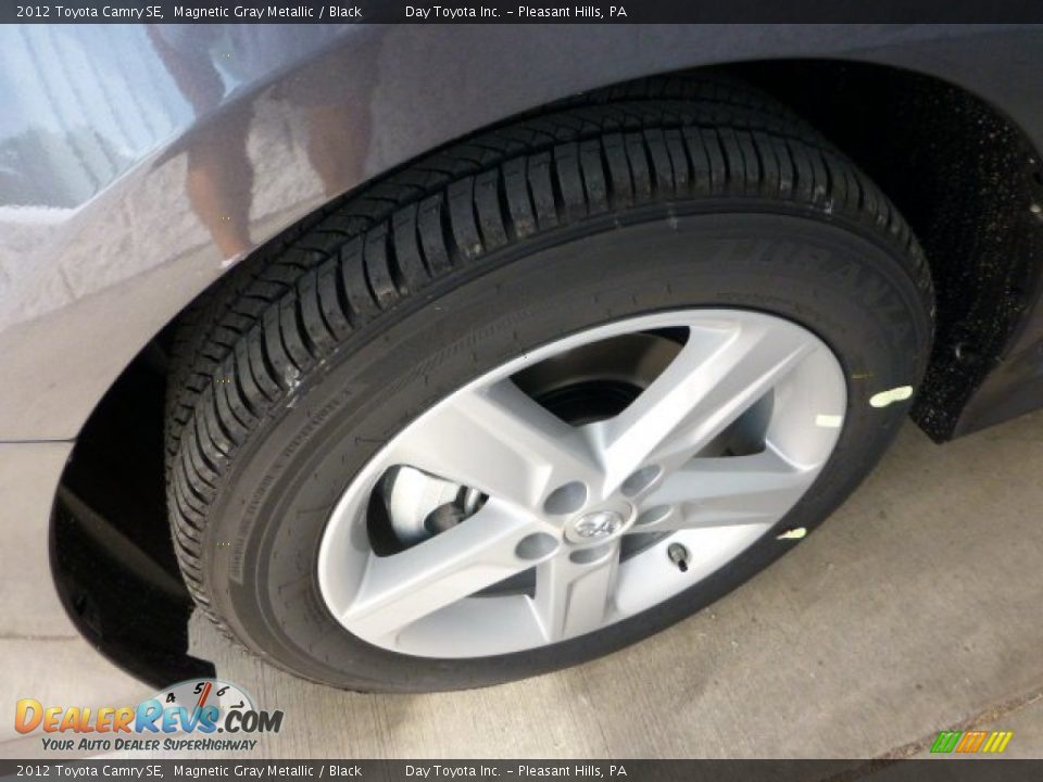 2012 Toyota Camry SE Magnetic Gray Metallic / Black Photo #7
