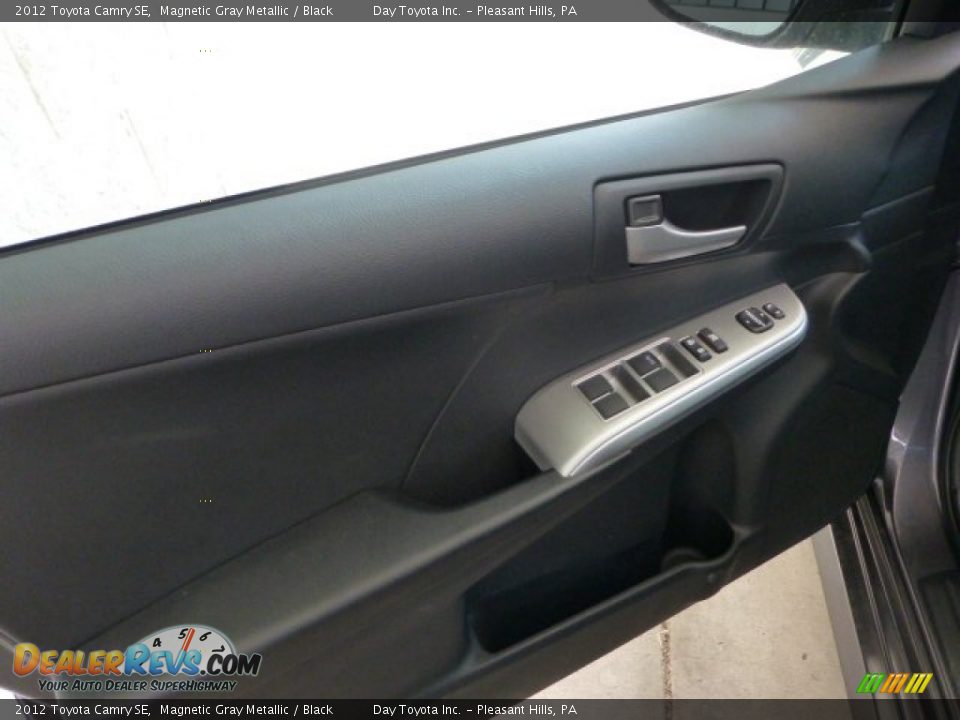 2012 Toyota Camry SE Magnetic Gray Metallic / Black Photo #11