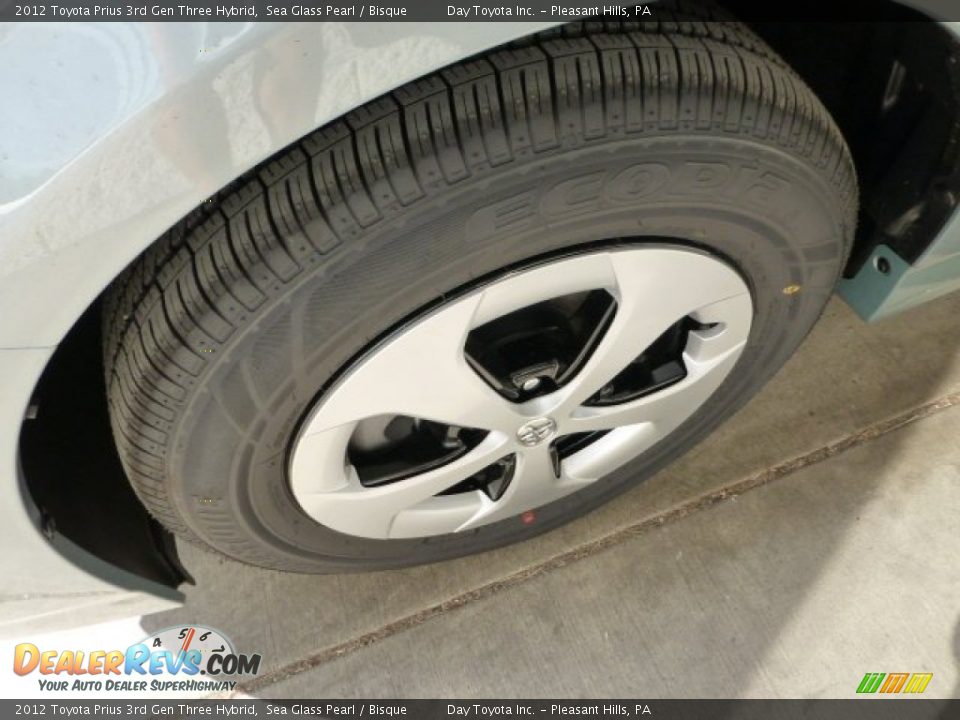 2012 Toyota Prius 3rd Gen Three Hybrid Sea Glass Pearl / Bisque Photo #7