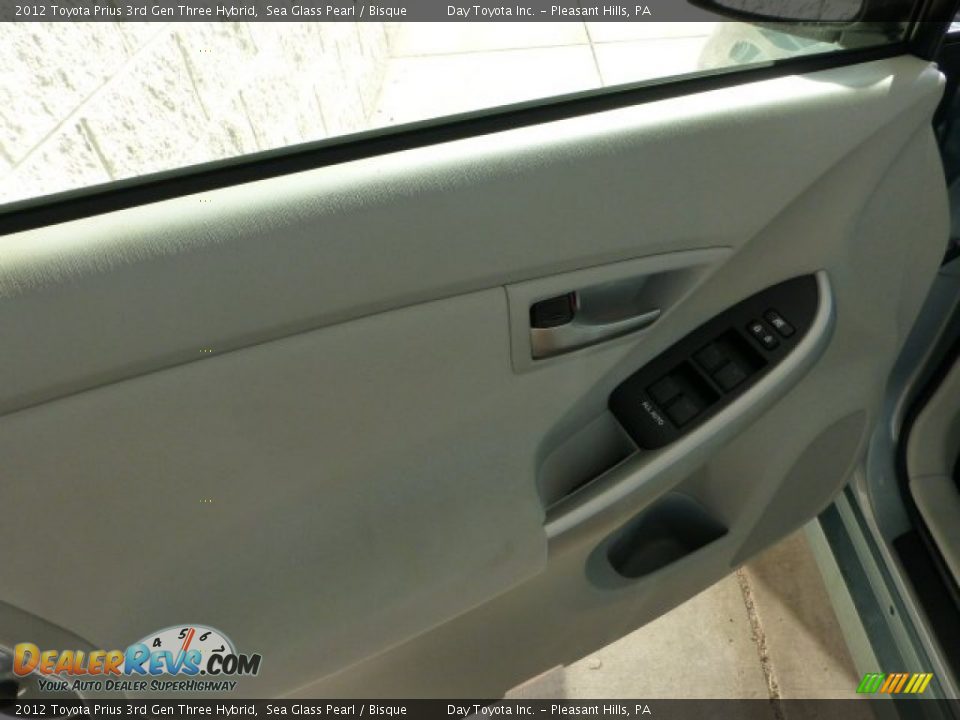2012 Toyota Prius 3rd Gen Three Hybrid Sea Glass Pearl / Bisque Photo #11