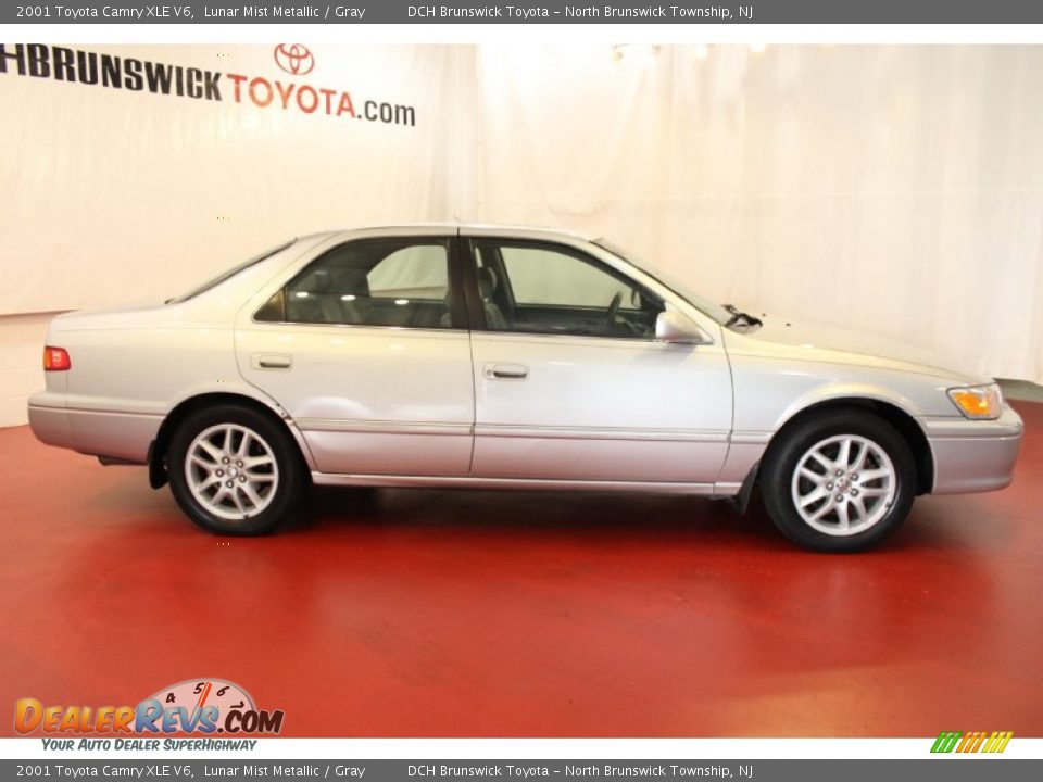 2001 Toyota Camry XLE V6 Lunar Mist Metallic / Gray Photo #2