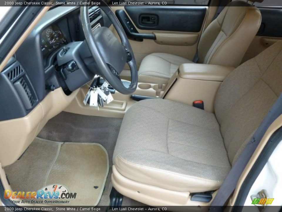 Camel Beige Interior - 2000 Jeep Cherokee Classic Photo #9