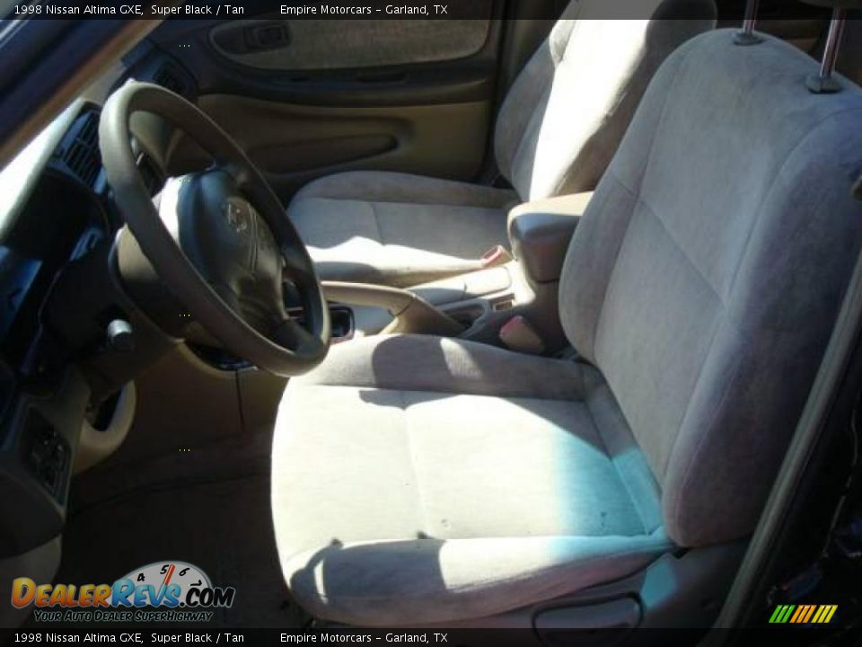 1998 Nissan Altima GXE Super Black / Tan Photo #7