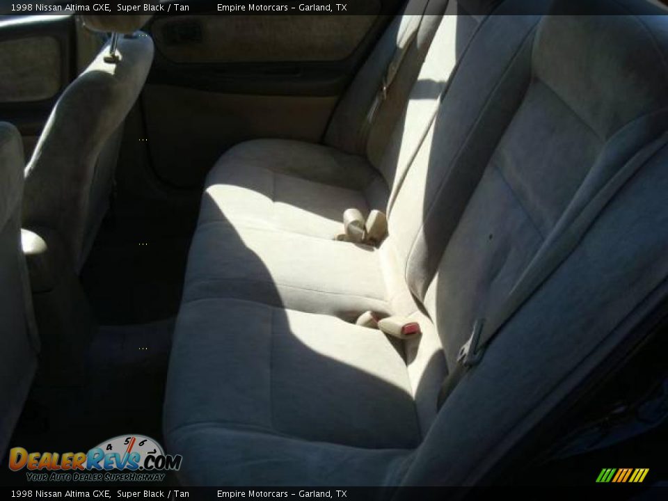 1998 Nissan Altima GXE Super Black / Tan Photo #8