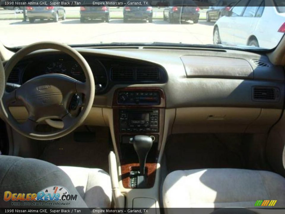 1998 Nissan Altima GXE Super Black / Tan Photo #9