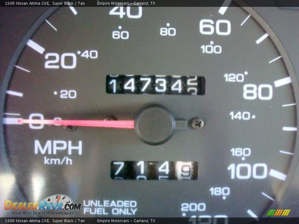 1998 Nissan Altima GXE Super Black / Tan Photo #10