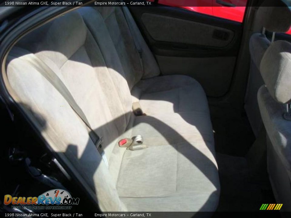1998 Nissan Altima GXE Super Black / Tan Photo #13