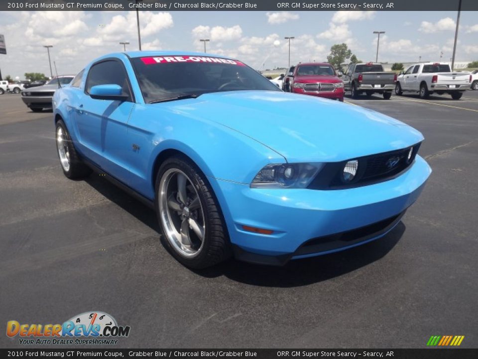 Front 3/4 View of 2010 Ford Mustang GT Premium Coupe Photo #3