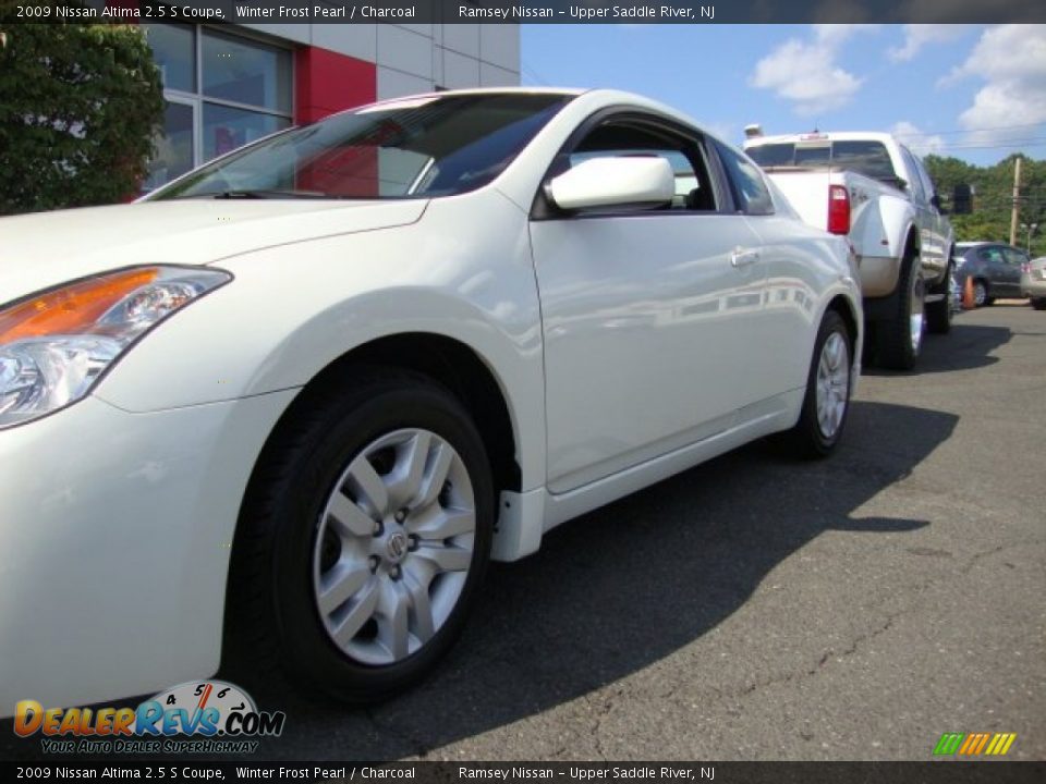 2009 Nissan Altima 2.5 S Coupe Winter Frost Pearl / Charcoal Photo #2