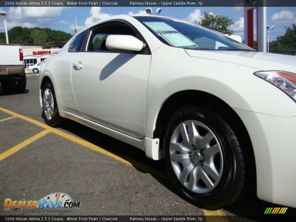 2009 Nissan Altima 2.5 S Coupe Winter Frost Pearl / Charcoal Photo #7