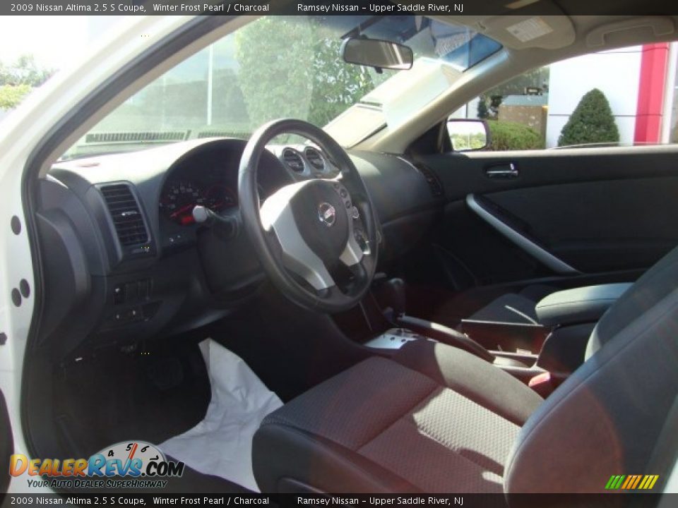 2009 Nissan Altima 2.5 S Coupe Winter Frost Pearl / Charcoal Photo #10