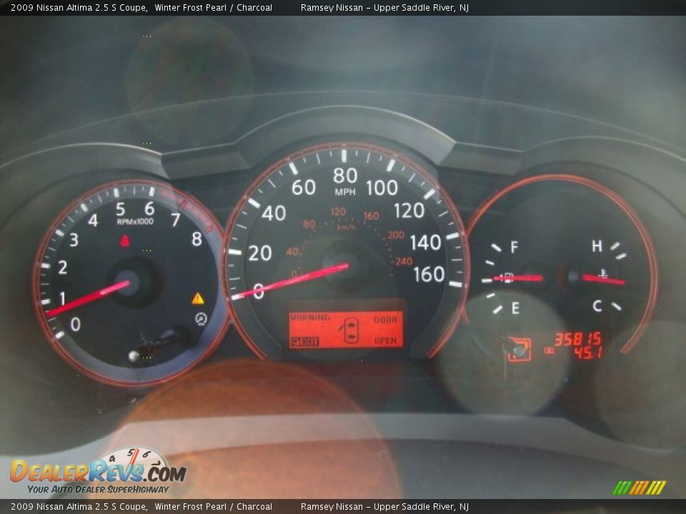 2009 Nissan Altima 2.5 S Coupe Winter Frost Pearl / Charcoal Photo #11