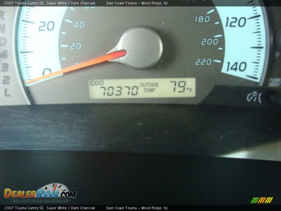 2007 Toyota Camry SE Super White / Dark Charcoal Photo #10
