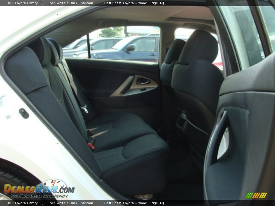 2007 Toyota Camry SE Super White / Dark Charcoal Photo #12