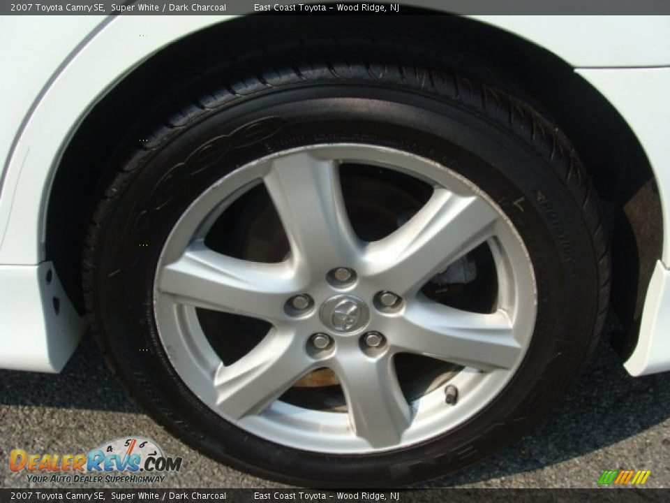 2007 Toyota Camry SE Super White / Dark Charcoal Photo #14