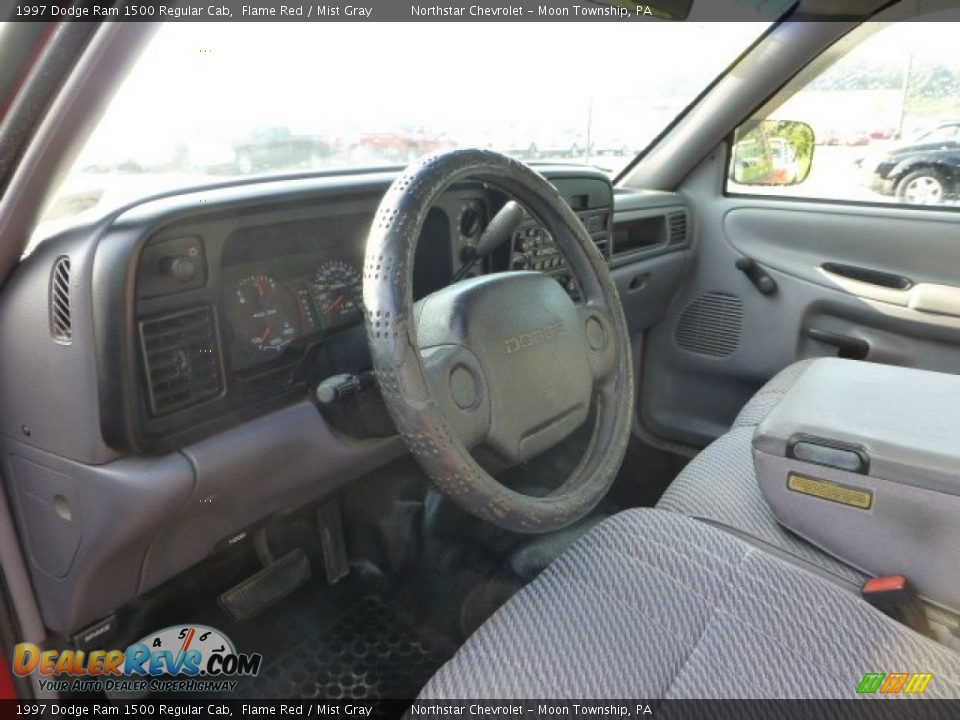 1997 Dodge Ram 1500 Regular Cab Flame Red / Mist Gray Photo #11