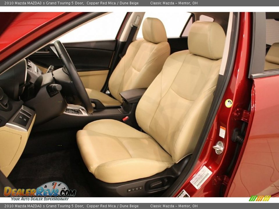 Front Seat of 2010 Mazda MAZDA3 s Grand Touring 5 Door Photo #7