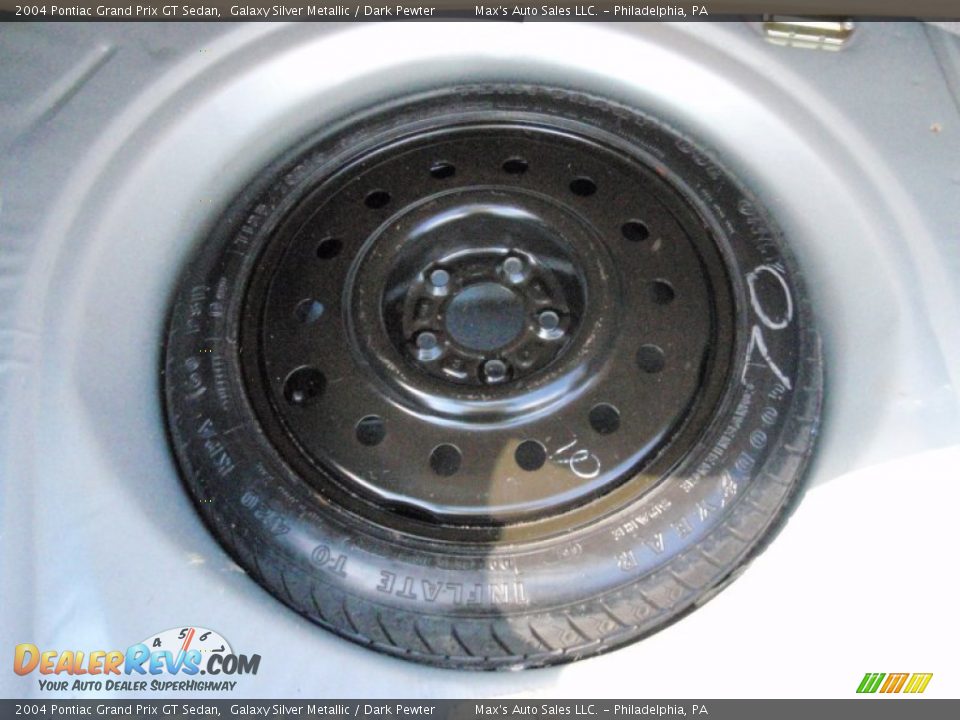 2004 Pontiac Grand Prix GT Sedan Galaxy Silver Metallic / Dark Pewter Photo #36