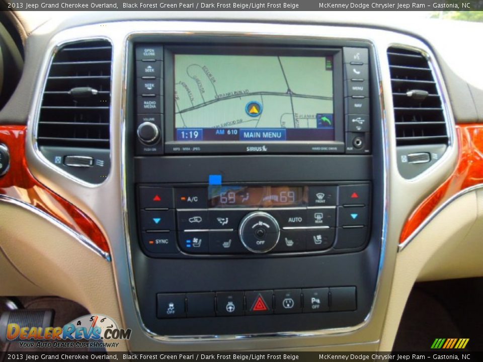 Controls of 2013 Jeep Grand Cherokee Overland Photo #15