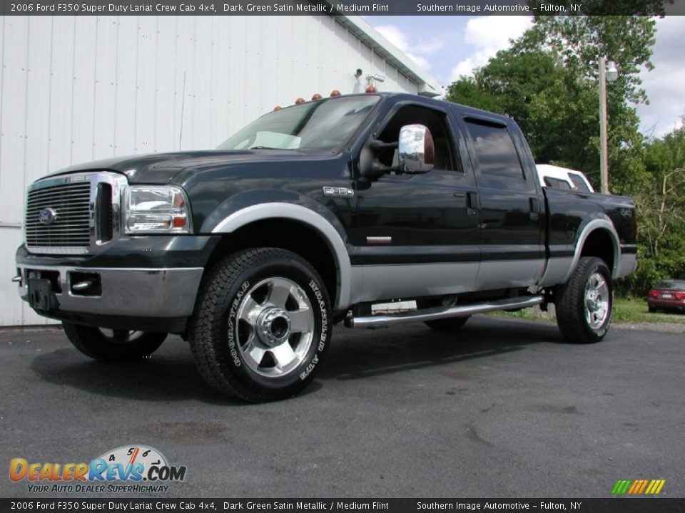 Front 3/4 View of 2006 Ford F350 Super Duty Lariat Crew Cab 4x4 Photo #2