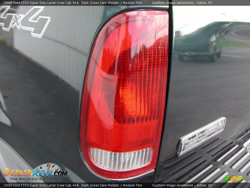2006 Ford F350 Super Duty Lariat Crew Cab 4x4 Dark Green Satin Metallic / Medium Flint Photo #32