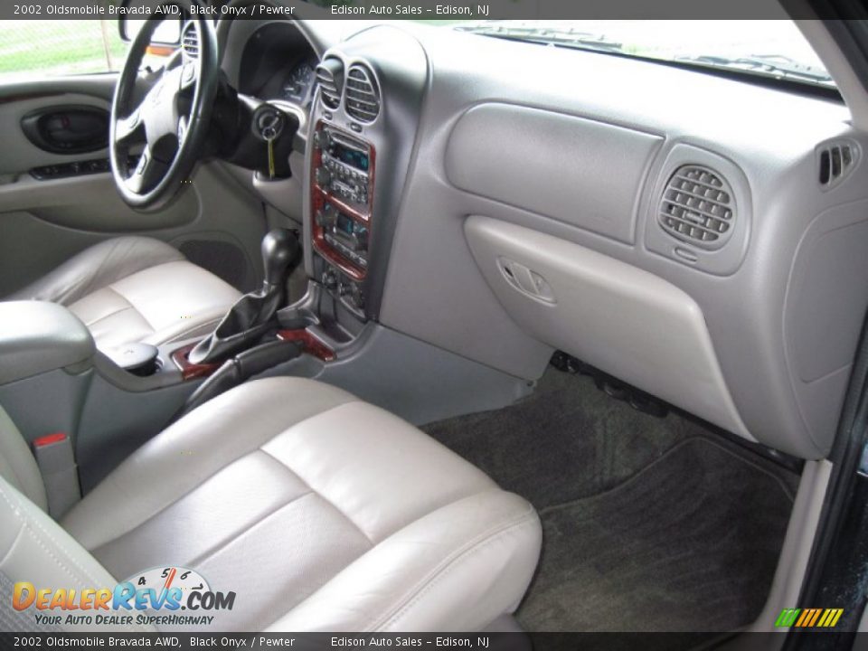 Dashboard of 2002 Oldsmobile Bravada AWD Photo #16