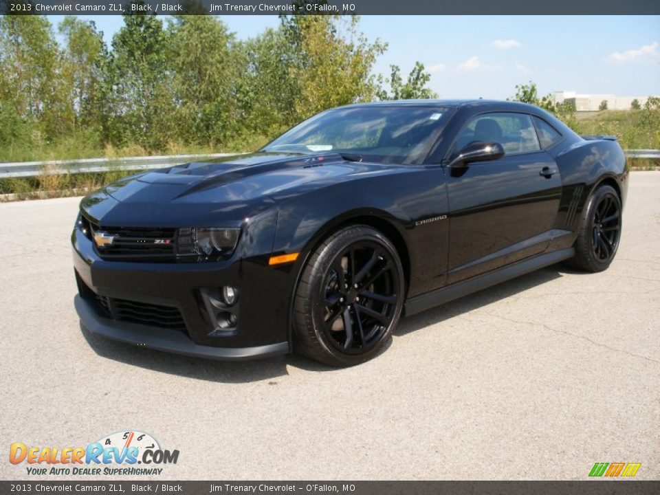 Front 3/4 View of 2013 Chevrolet Camaro ZL1 Photo #3