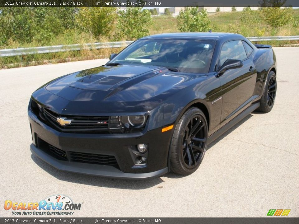 Front 3/4 View of 2013 Chevrolet Camaro ZL1 Photo #10