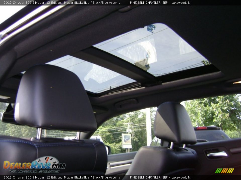 Sunroof of 2012 Chrysler 300 S Mopar '12 Edition Photo #17